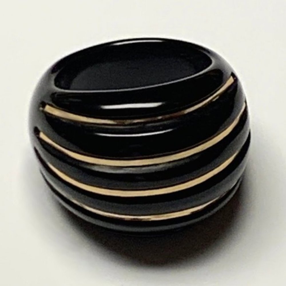 14K Milor ((Italy) carved Onyx Ring - BULKY - Sizes Available 8 and 9 1/2